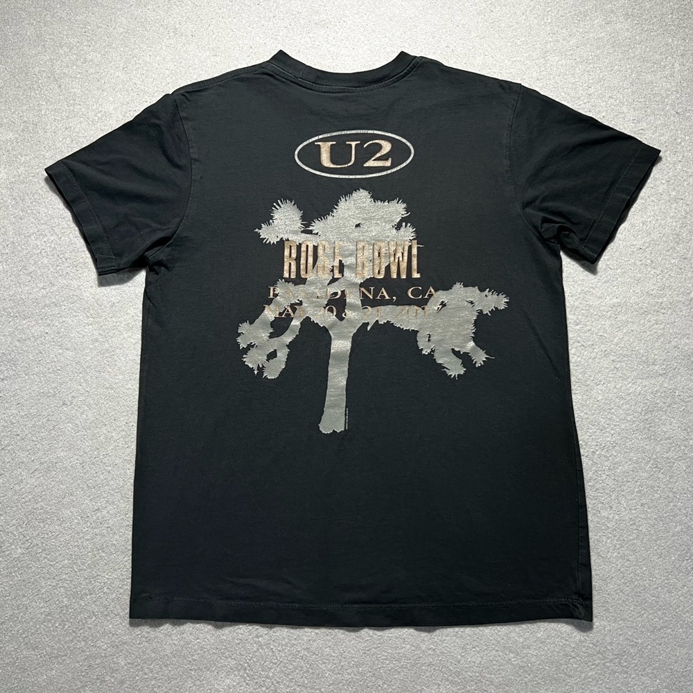 U2 Joshua Tree Tour 2017 T-Shirt Black Medium EDUN Live Rose Bowl Concert Tee - Picture 3 of 7